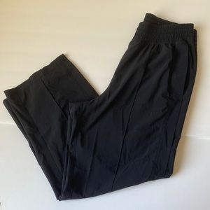 Lululemon Lightweight Cropped Straight Pants